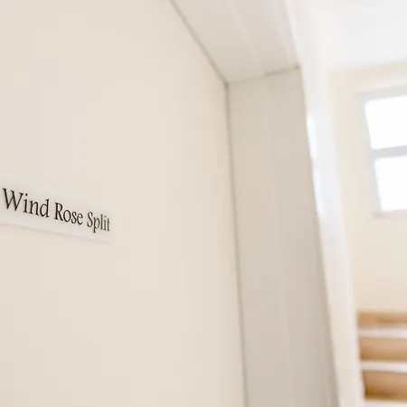 ゲストハウス Wind Rose 3*