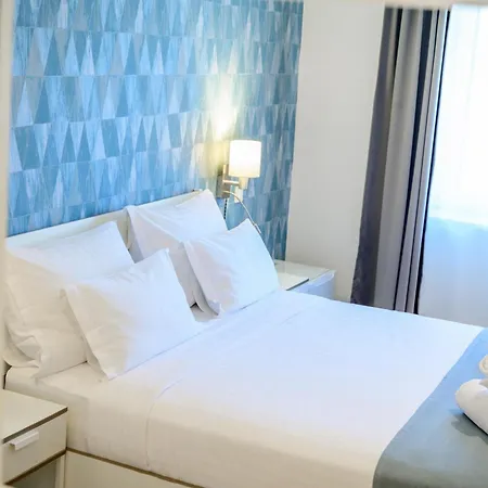 Wind Rose בית הארחה 3*